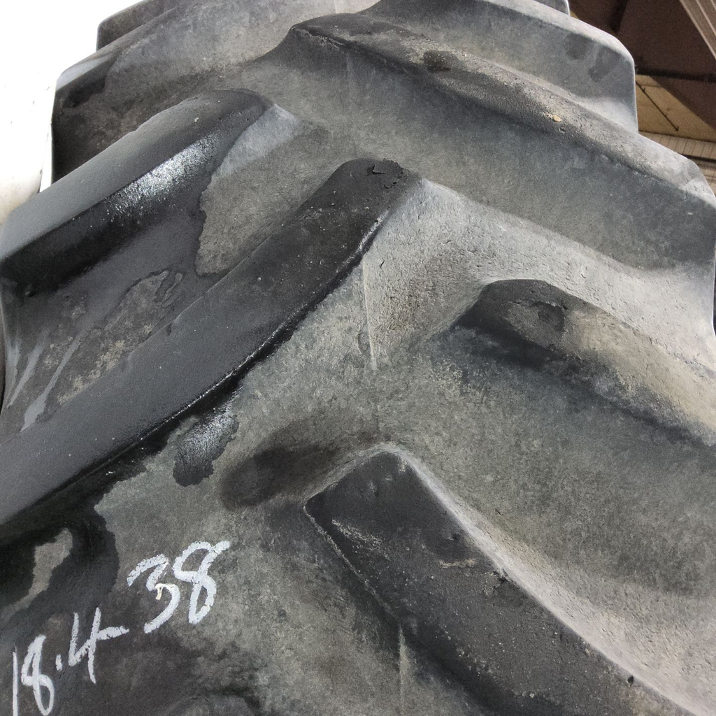 18.4-38 Titan Farm Hi Traction Lug R-1 D (8 Ply), 70%