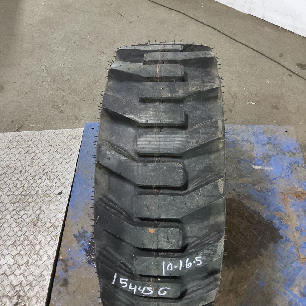 10-16.5 Galaxy XD2010 R-4 C (6 Ply), 99%