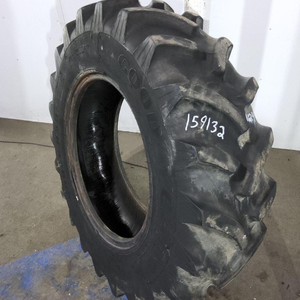12.4R24 Goodyear Farm Dyna Torque Radial II R-1 122B 60%