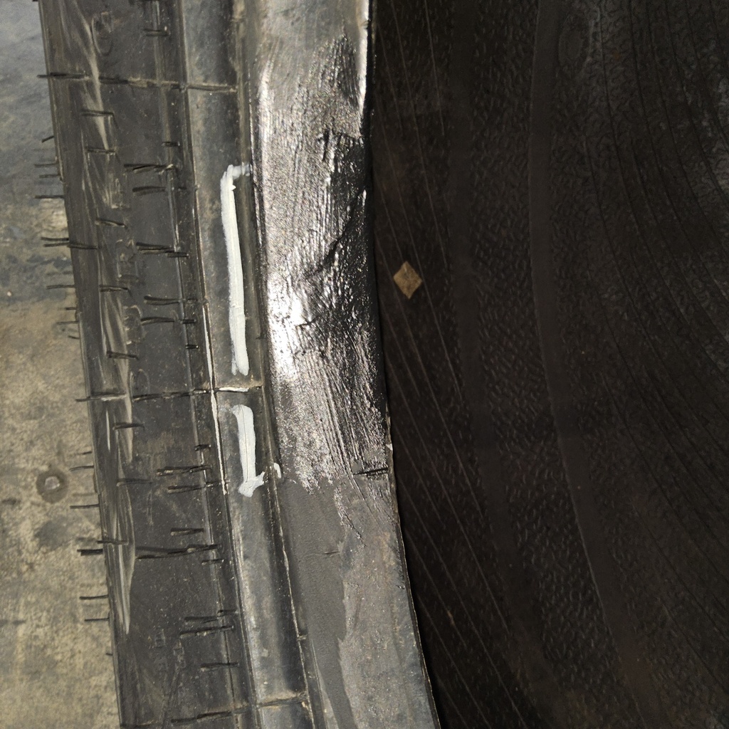 21.5L-16.1 Goodyear Farm Sure Grip Traction SL I-3 D (8 Ply), 99%