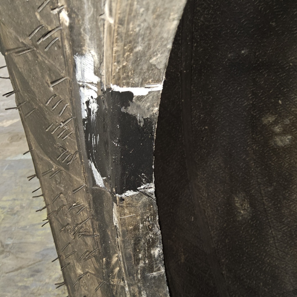 21.5L-16.1 Goodyear Farm Sure Grip Traction SL I-3 D (8 Ply), 99%