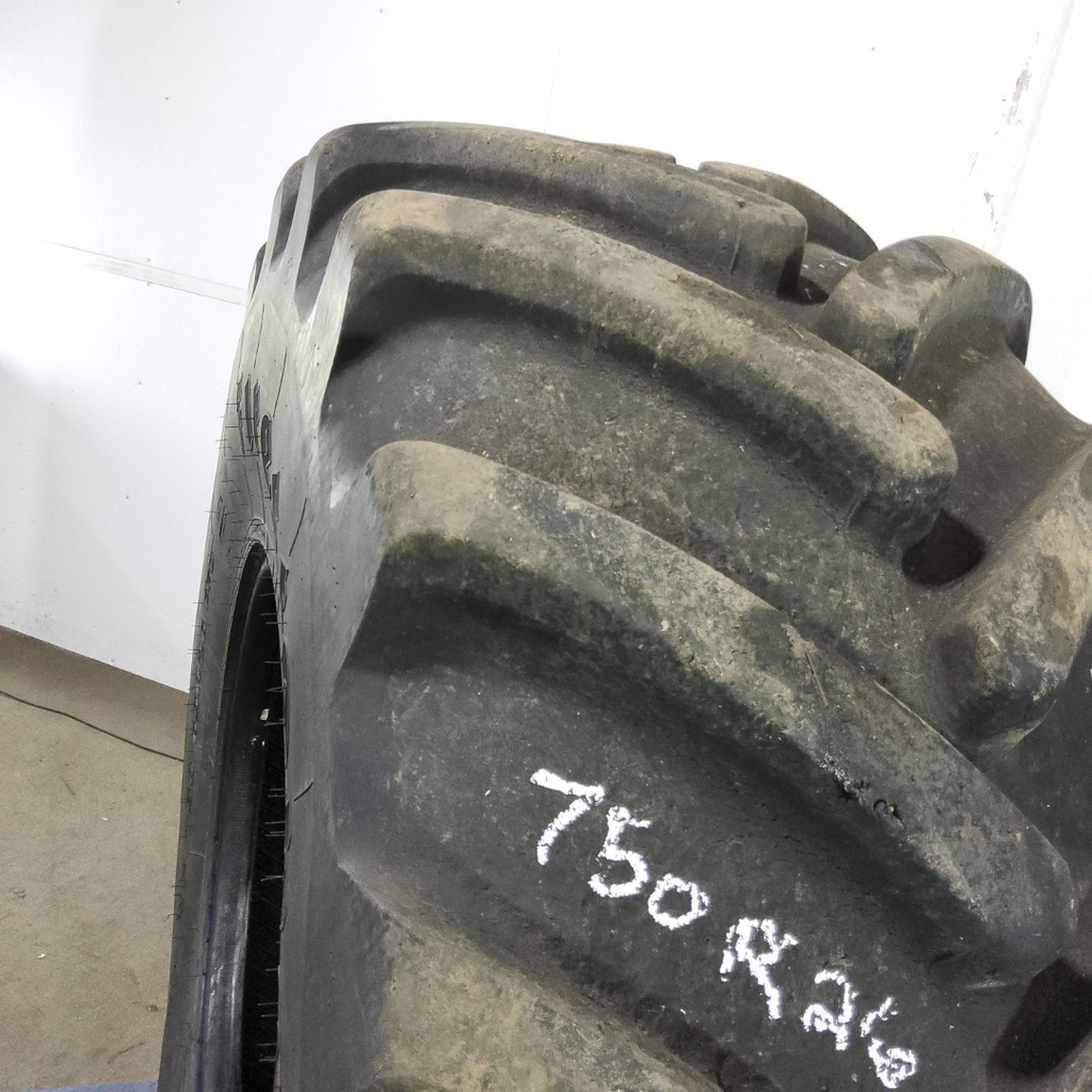VF750/65R26 Firestone Maxi Traction R-1W 177B 80%