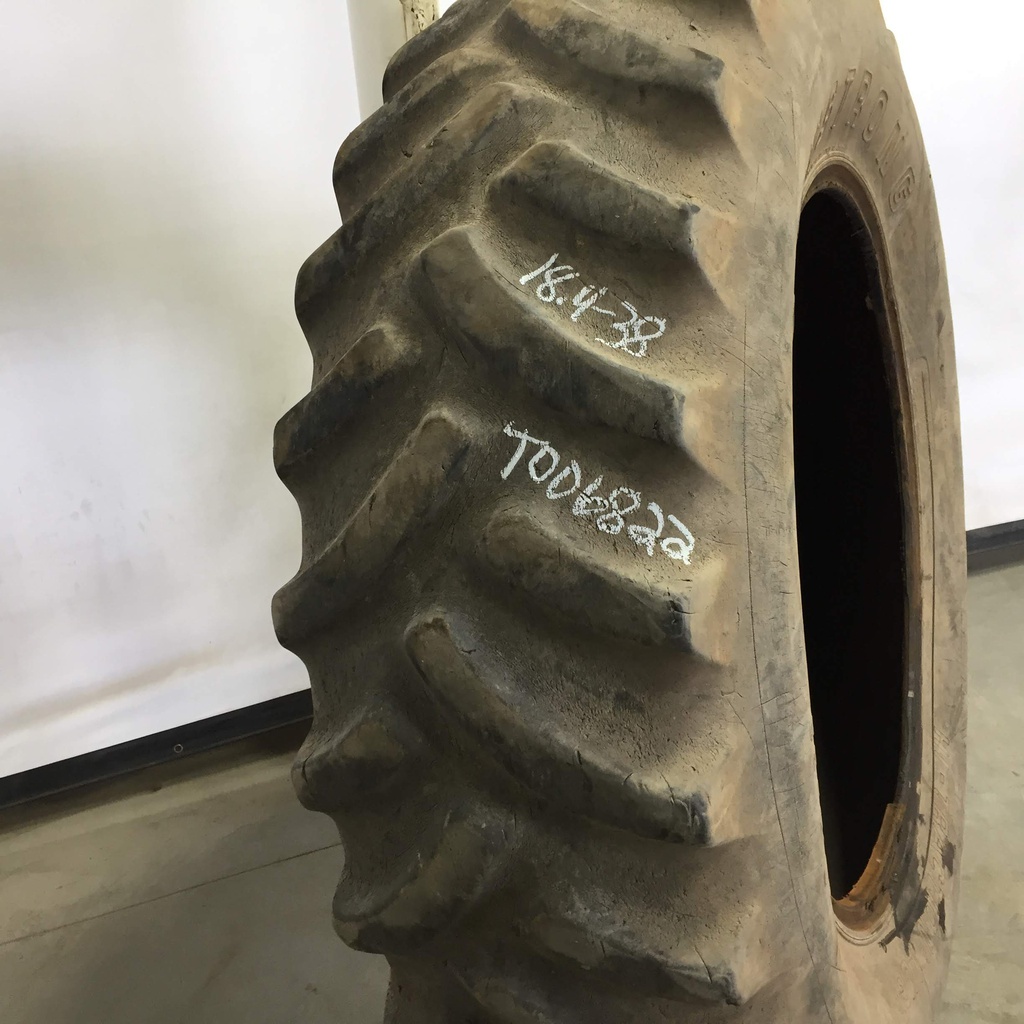 18.4/-38 Armstrong Hi Traction Lug R-1, D (8 Ply) 50%