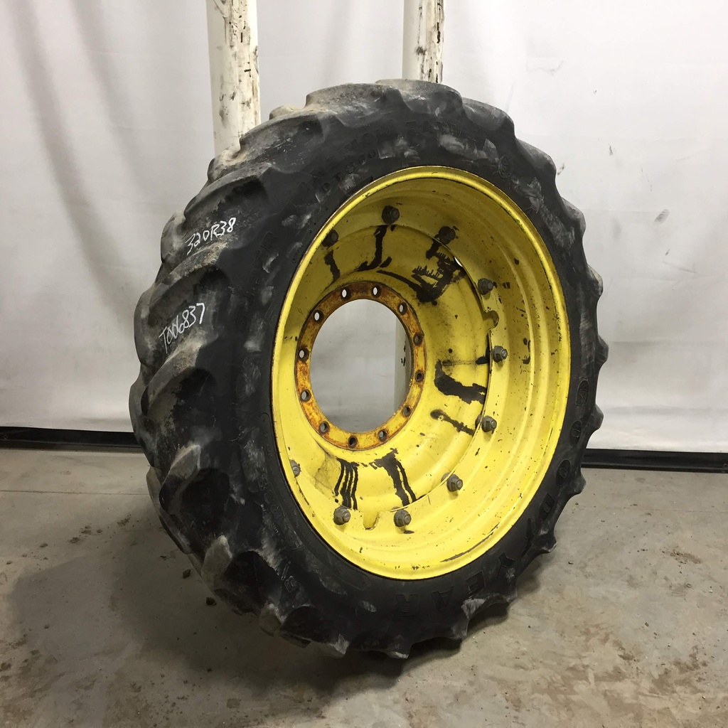 320/85R38 Goodyear Farm DT800 Super Traction R-1W on John Deere Yellow 12-Hole Stub Disc 40%