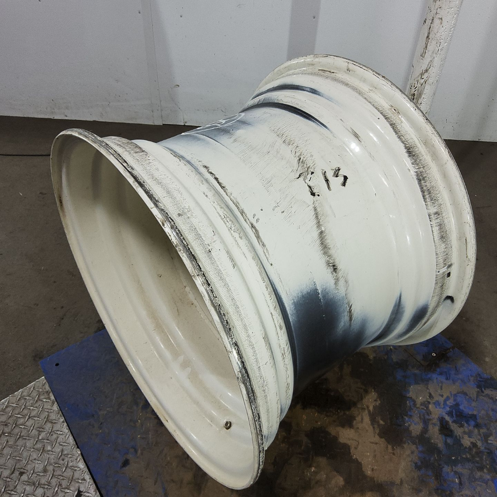 21"W x 28"D, Case IH Silver Mist 10-Hole Formed Plate , 1.75" Offset