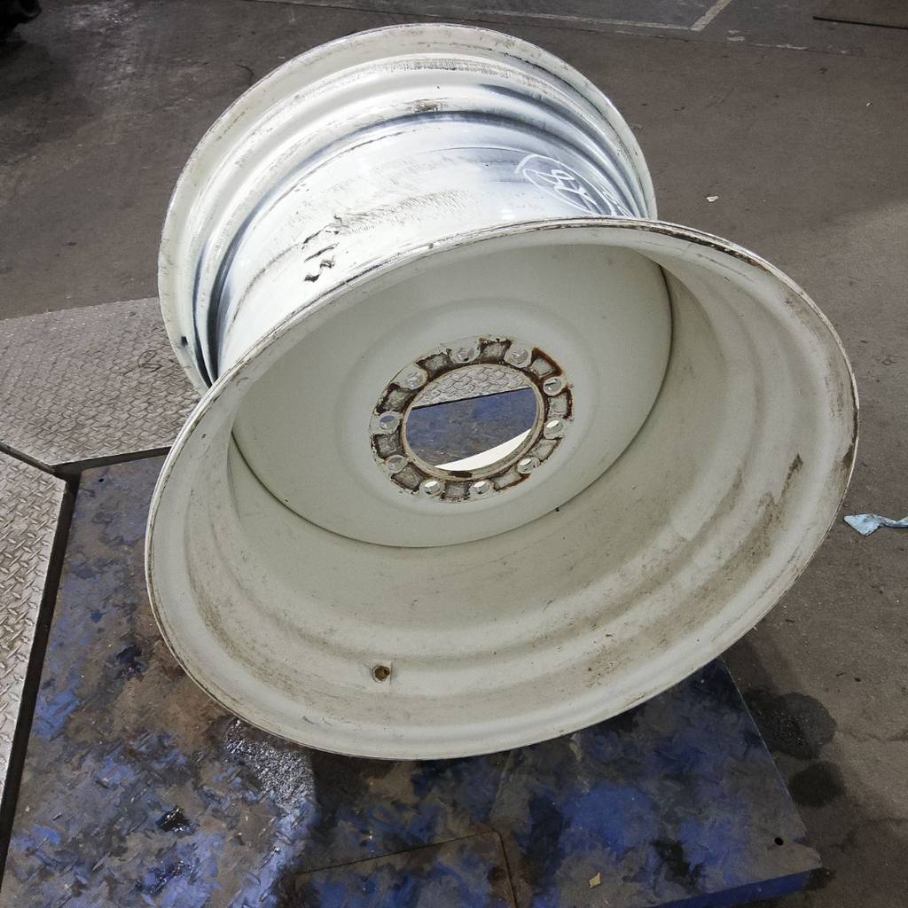 21"W x 28"D, Case IH Silver Mist 10-Hole Formed Plate , 1.75" Offset