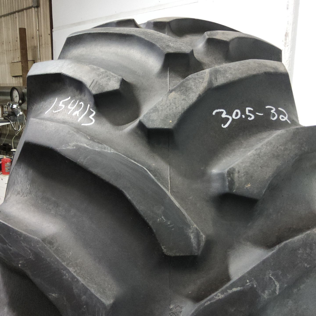 30.5L-32 Goodyear Farm Dyna Torque II R-1 G (14 Ply), 85%
