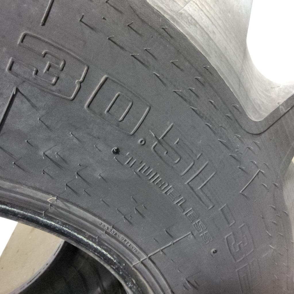 30.5L-32 Goodyear Farm Dyna Torque II R-1 G (14 Ply), 85%