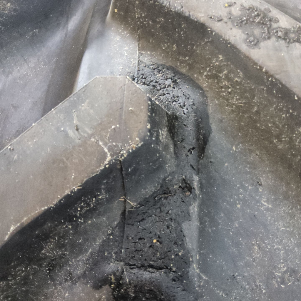 LSW1250/35R46 Goodyear Farm Custom Flo Grip R-2 195B 85%