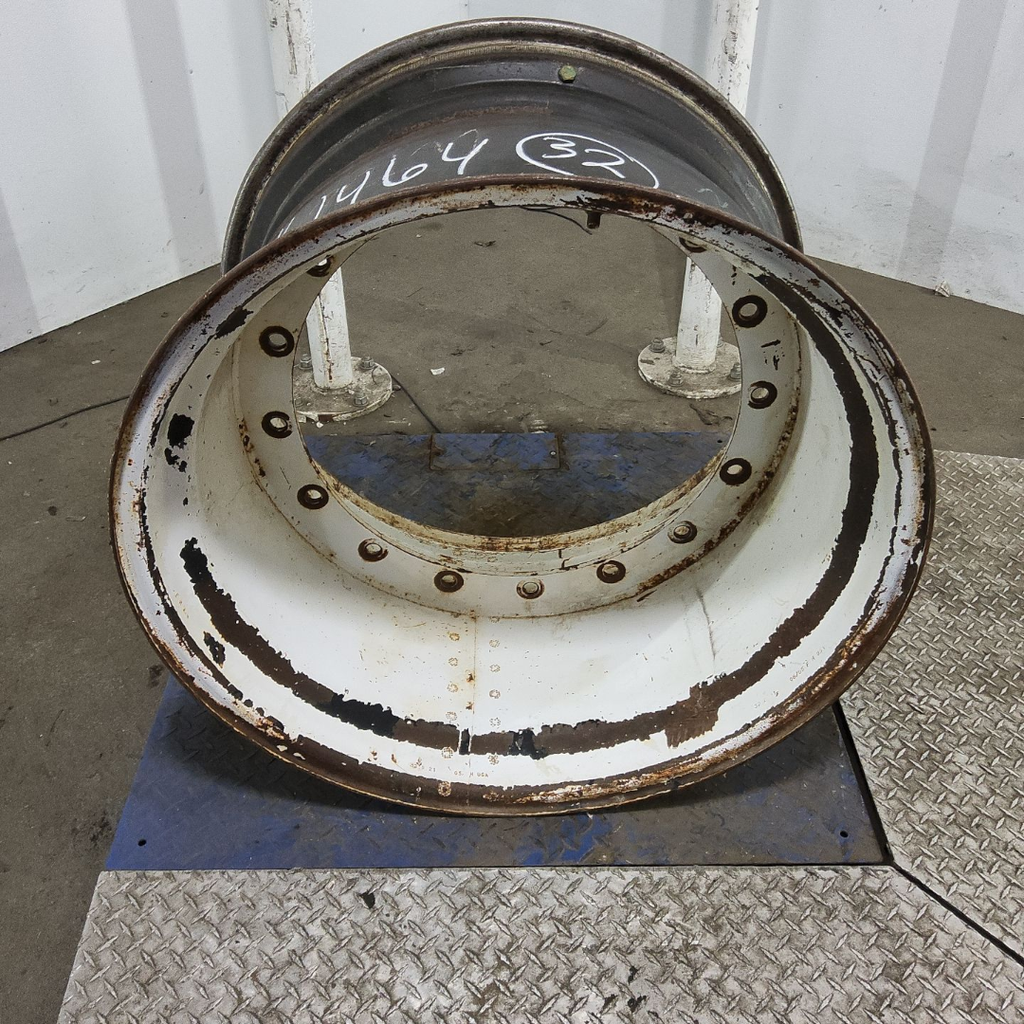 21"W x 32"D, New Holland White 16-Hole Stub Disc , -2.25" Offset