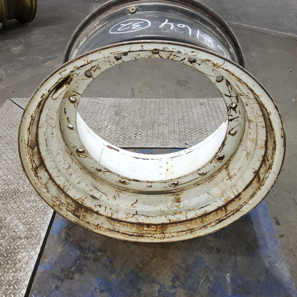 21"W x 32"D, New Holland White 16-Hole Stub Disc , -2.25" Offset
