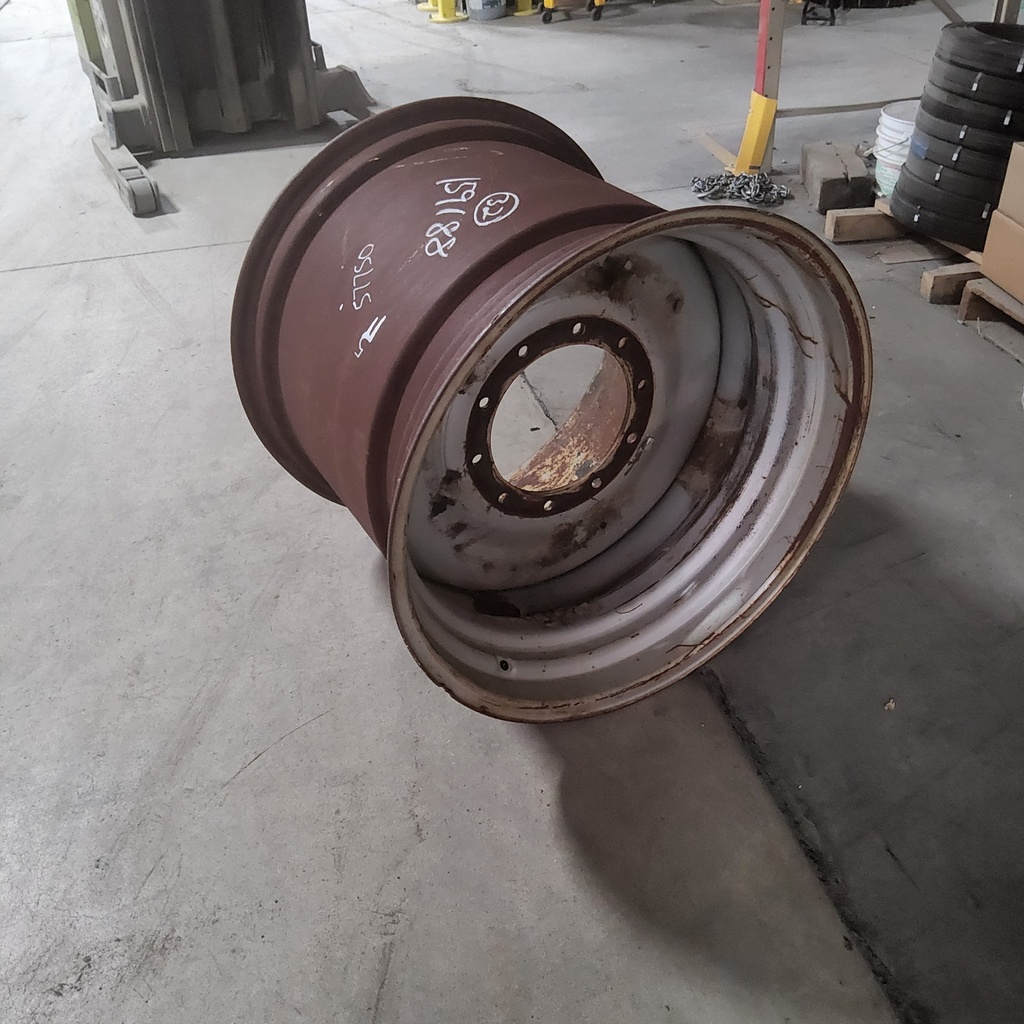 27"W x 32"D, Case IH Silver Mist 10-Hole Flat Plate , 3.12" Offset