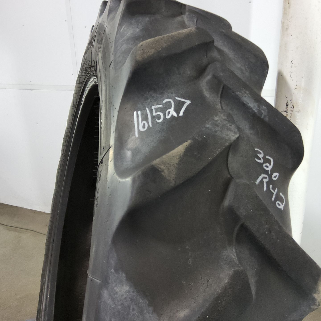 320/90R42 Goodyear Farm DT800 R-1W 147B 40%