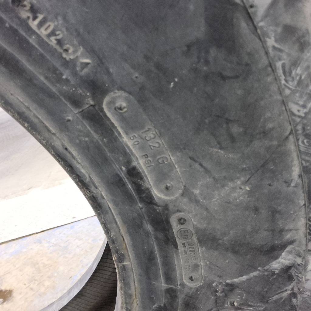 335/80R20 Goodyear G800 Lug 132G  F (12 Ply), 90%