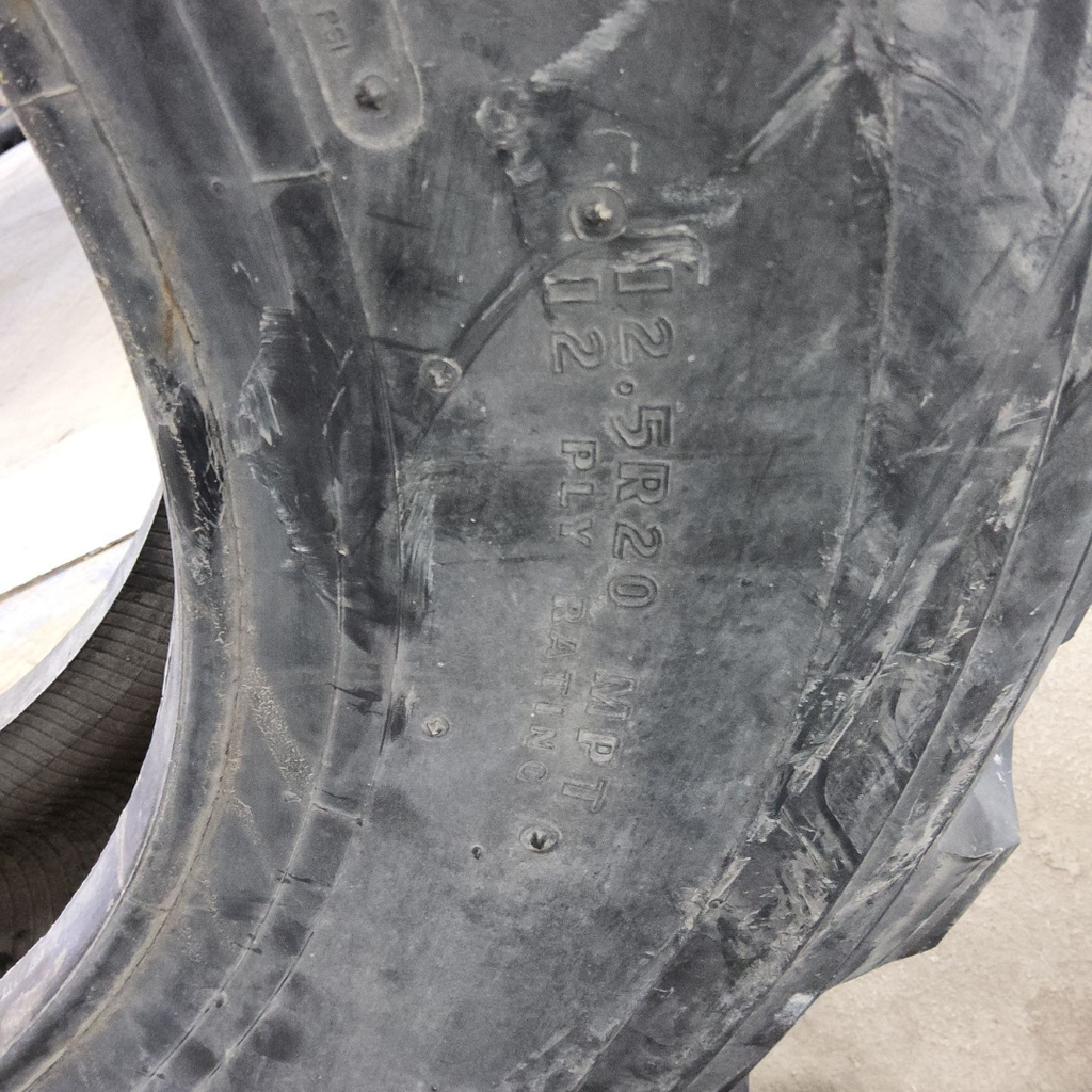 335/80R20 Goodyear G800 Lug 132G  F (12 Ply), 90%