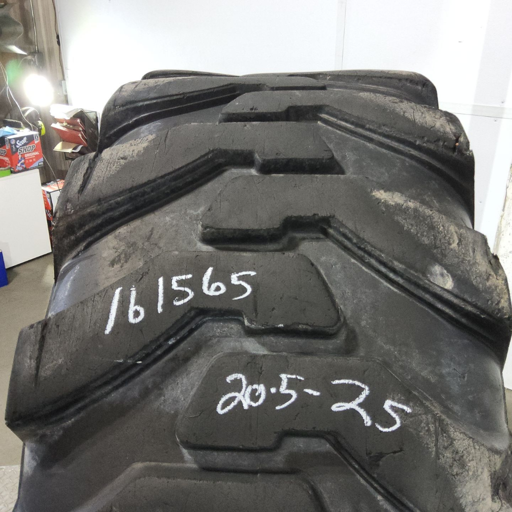 20.5-25 Solideal Loadmaster L2 E-2/G-2/L-2 H (16 Ply), 80%