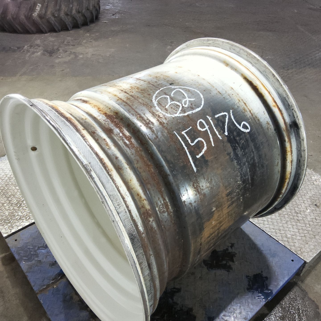 30"W x 32"D, New Holland White 15-Hole Formed Plate , -4.12" Offset