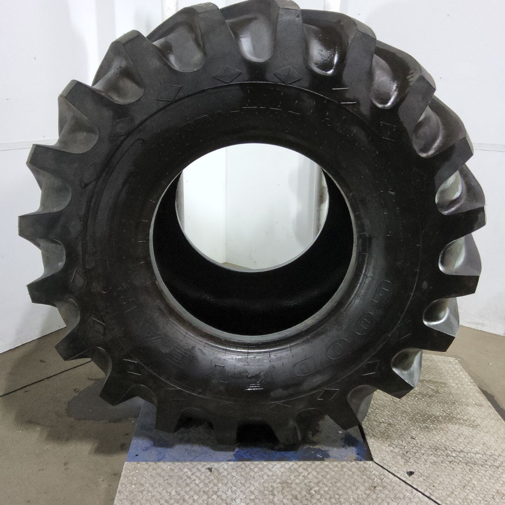 VA1050/50R32 Goodyear Farm Super Terra Grip XT R-1W 178A8 95%