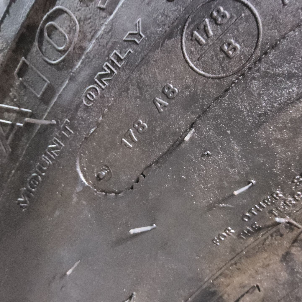 VA1050/50R32 Goodyear Farm Super Terra Grip XT R-1W 178A8 95%