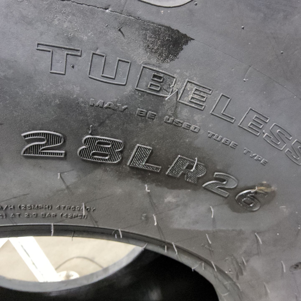 28LR26 Goodyear Farm Super Traction Radial R-1W 169A8 99%