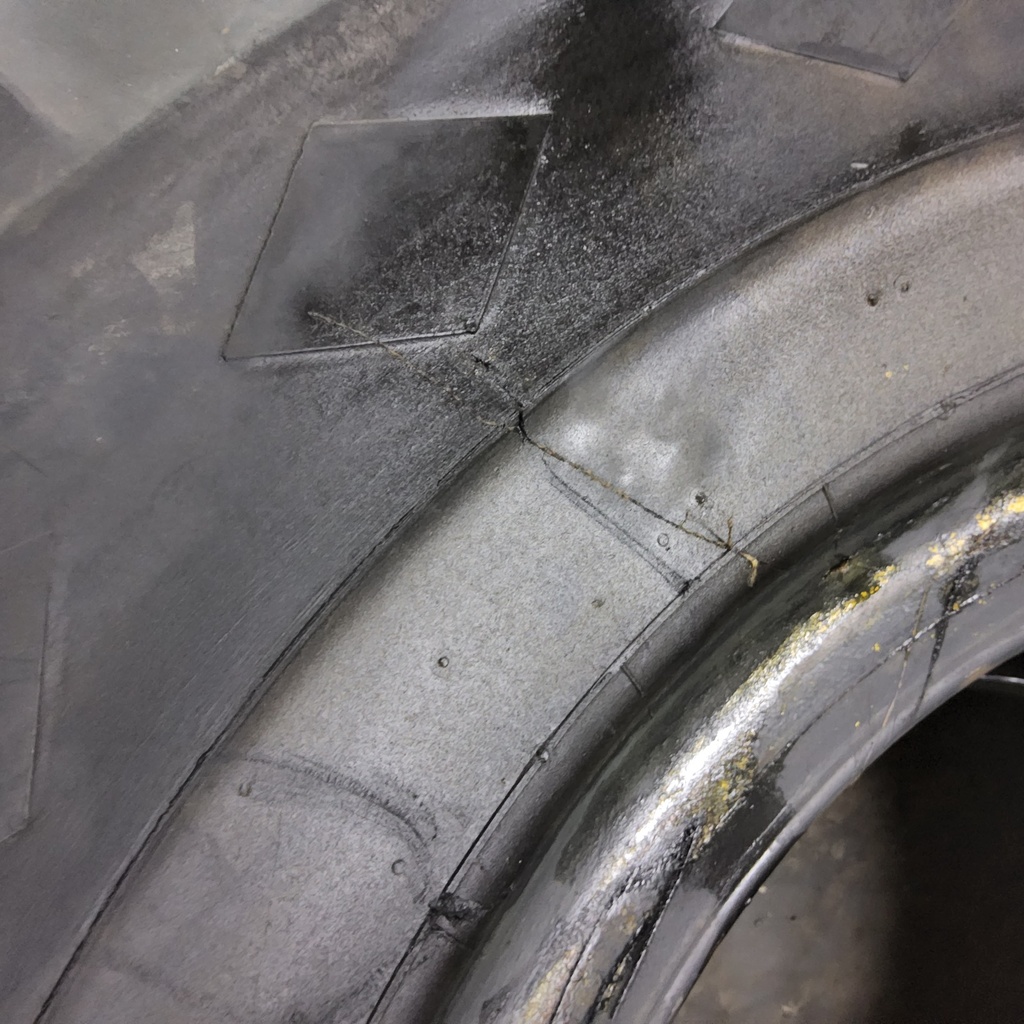 23.5-25 Goodyear L2 L-2/E-2/G-2 F (12 Ply), 80%