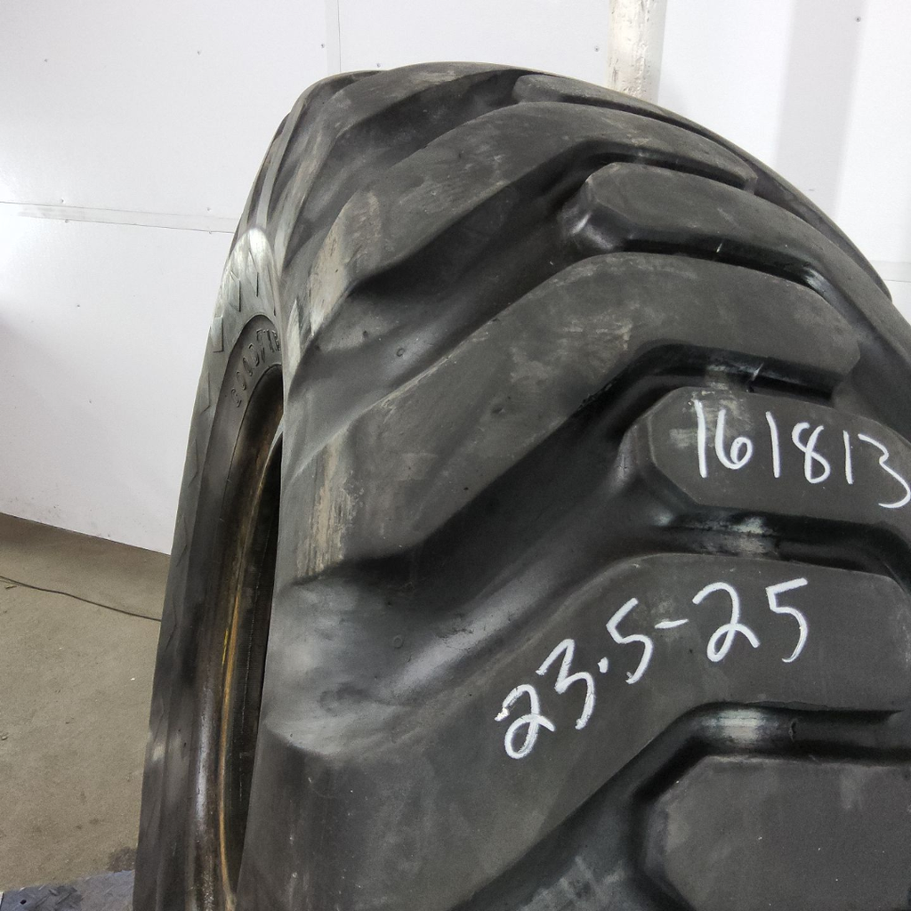 23.5-25 Goodyear L2 E-2/G-2/L-2 F (12 Ply), 80%