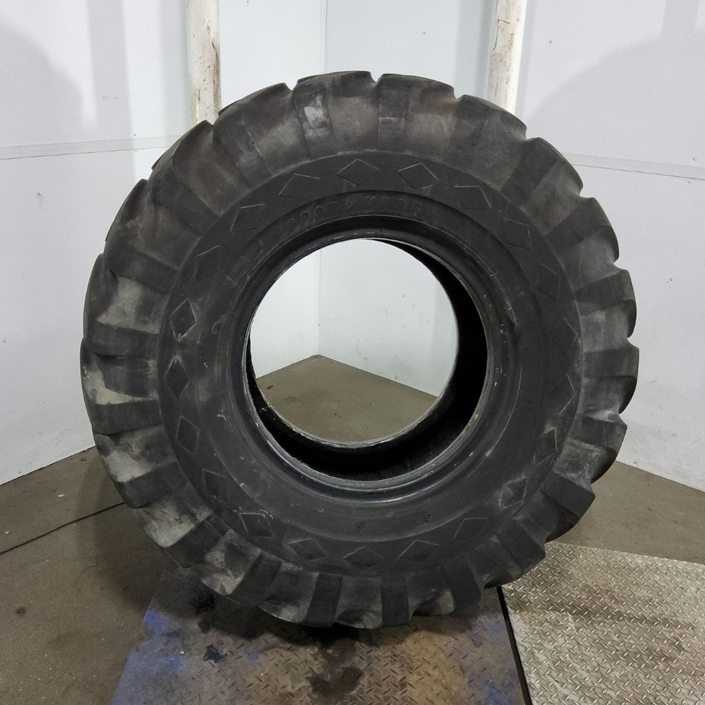 20.5-25 Goodyear SGL E/L-2A E-2/G-2/L-2/R-4 F (12 Ply), 80%