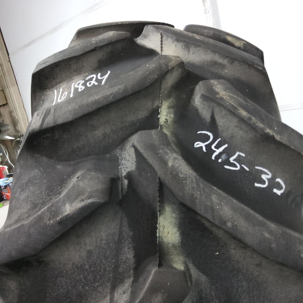 24.5-32 Goodyear Farm Dyna Torque II R-1 F (12 Ply), 80%