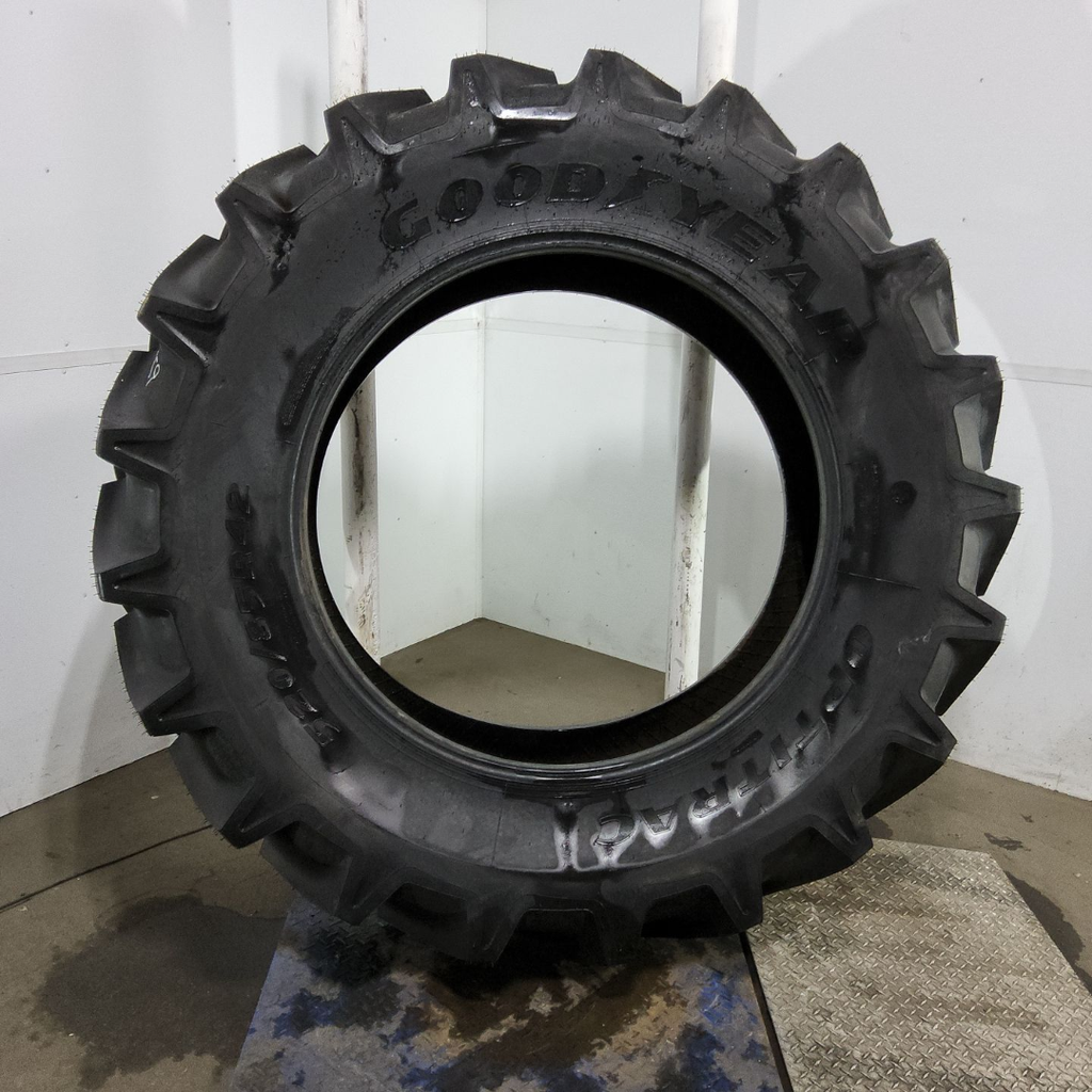520/85R42 Goodyear Farm Optitrac R-1W 157D 99%
