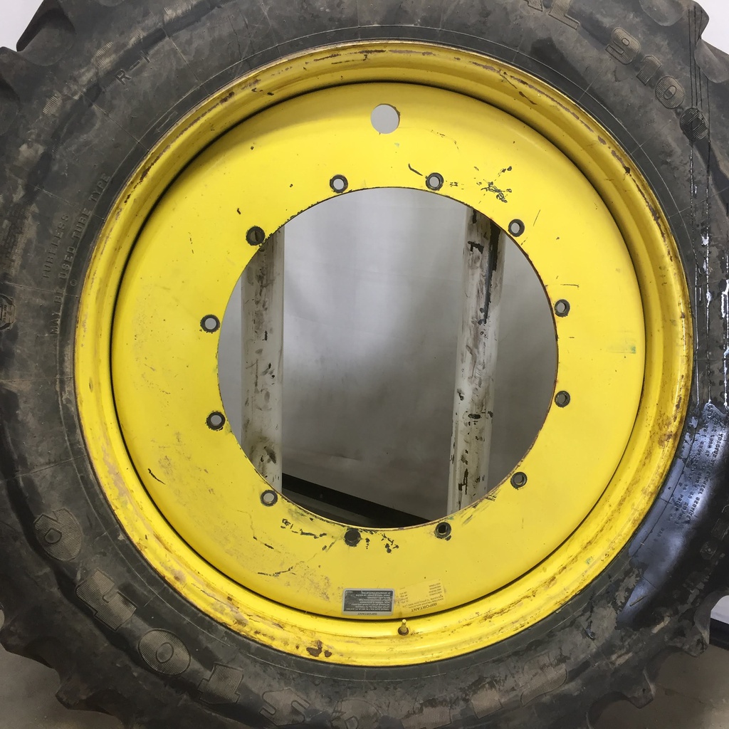 380/105R50 Firestone Radial 9100 R-1 on John Deere Yellow 12-Hole Stub Disc Sprayer 55%
