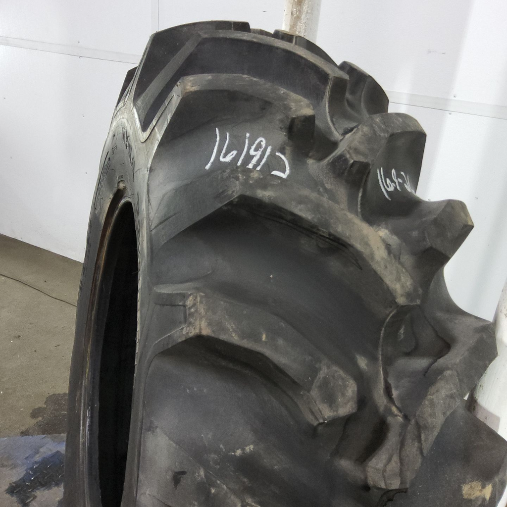 16.9-26 Goodyear Farm Dyna Torque II R-1 E (10 Ply), 99%