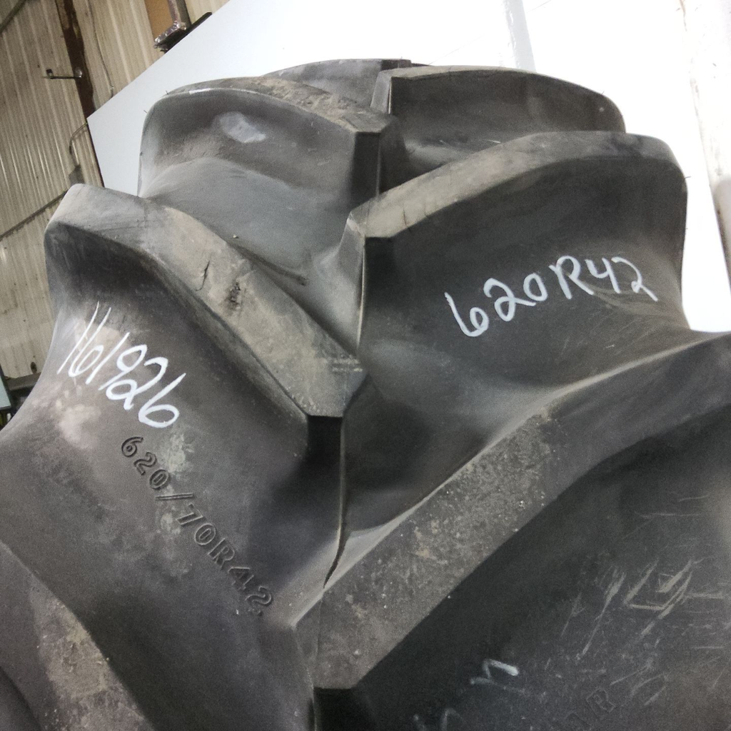 620/70R42 Goodyear Farm DT820 R-1W 160B 95%