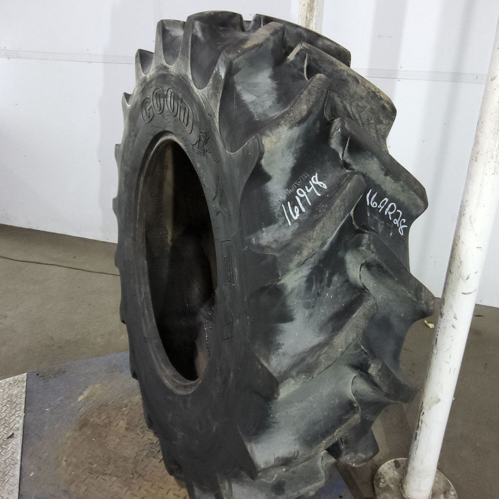 16.9R28 Goodyear Farm Super Traction Radial R-1W 136B 80%