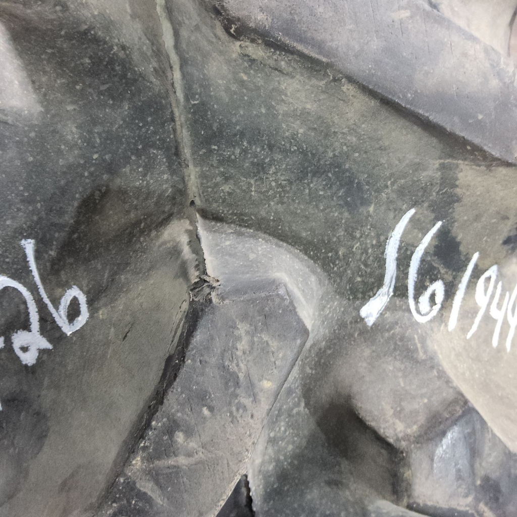 16.9-26 Goodyear Farm Dyna Torque II R-1 E (10 Ply), 90%