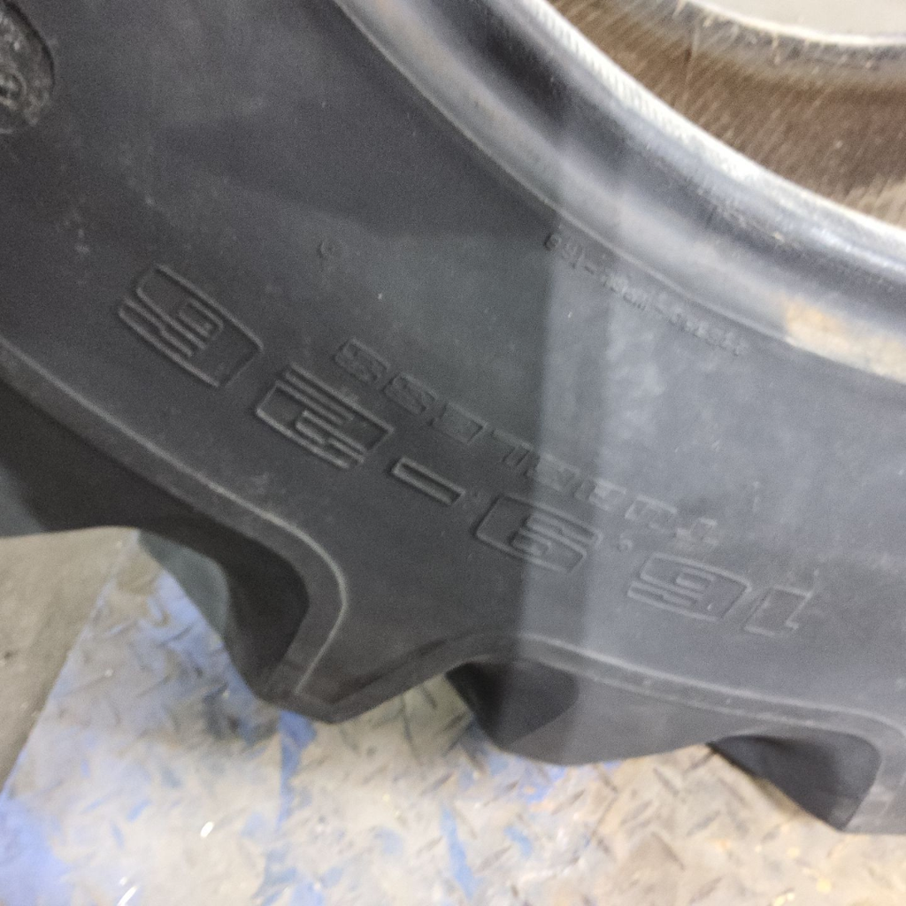 16.9-26 Goodyear Farm Dyna Torque II R-1 E (10 Ply), 90%