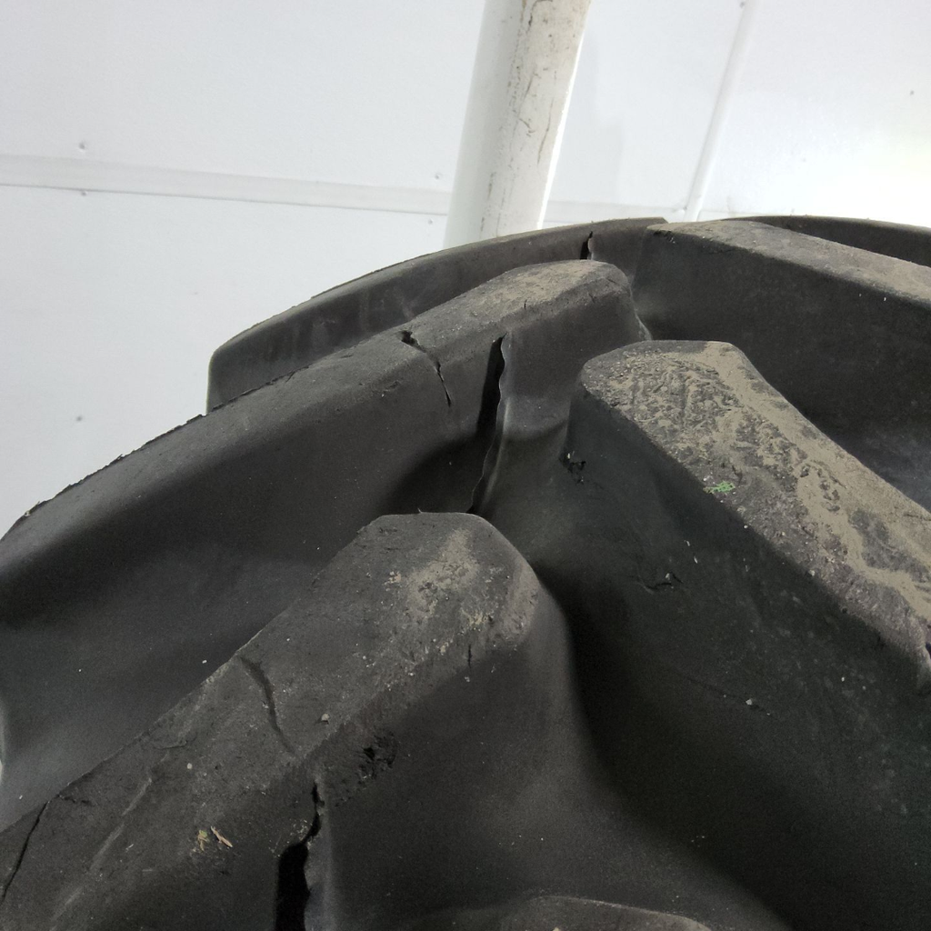 420/90R30 Firestone Radial All Traction FWD R-1 142B 90%