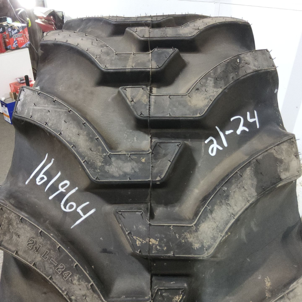 21L-24 Firestone All Traction Utility R-4 F (12 Ply), 99%