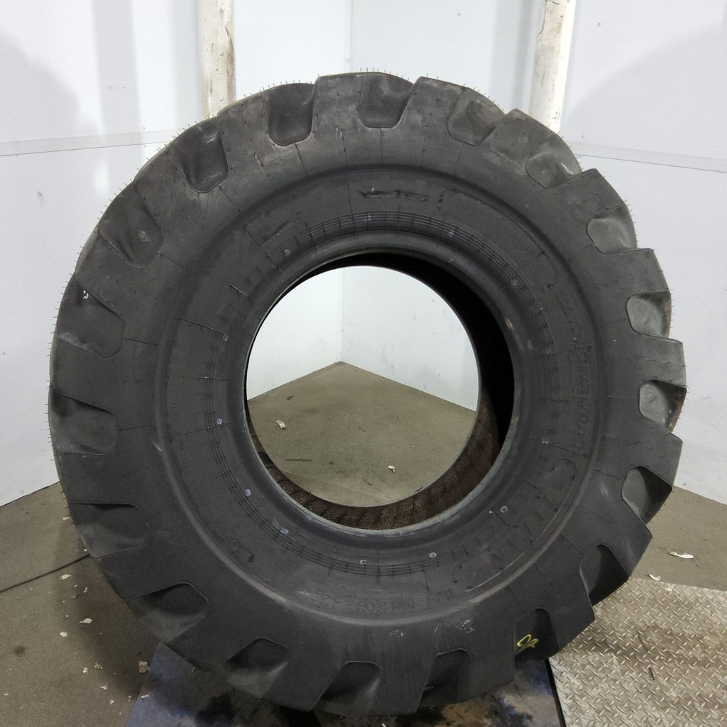 20.5-25 Titan Farm Loader Grader L-2 H (16 Ply), 99%