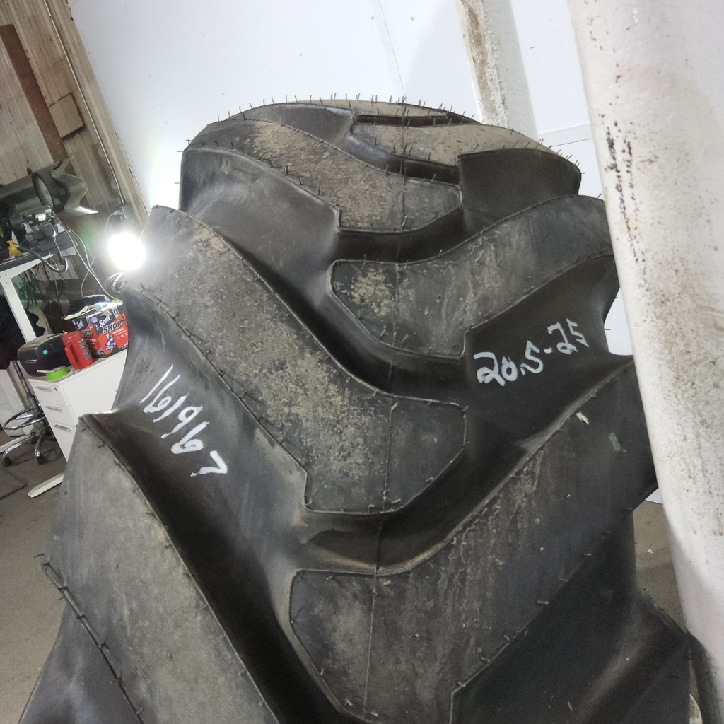 20.5-25 Titan Farm Loader Grader L-2 H (16 Ply), 99%