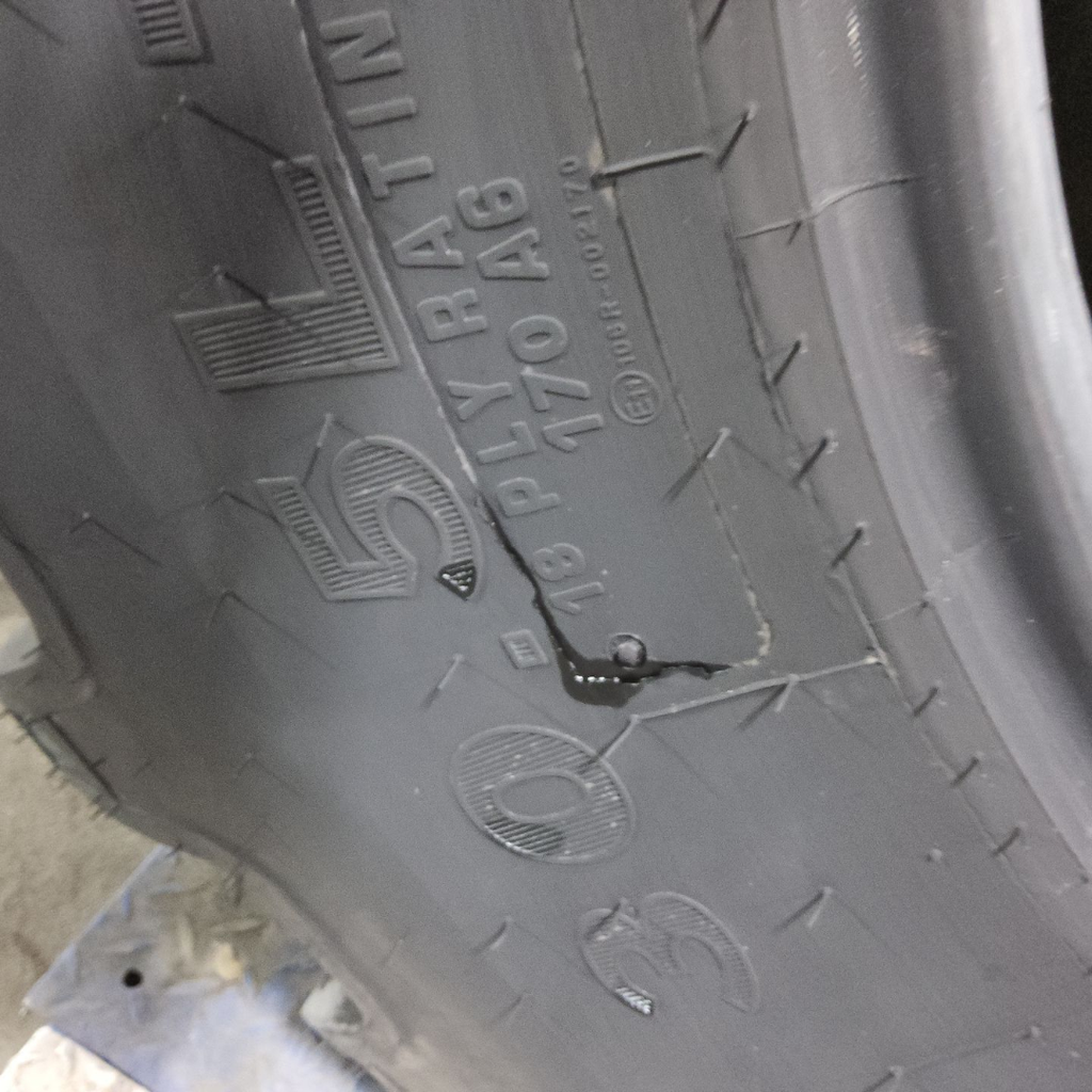 30.5L-32 Galaxy Combine Star R-1 J (18 Ply), 99%