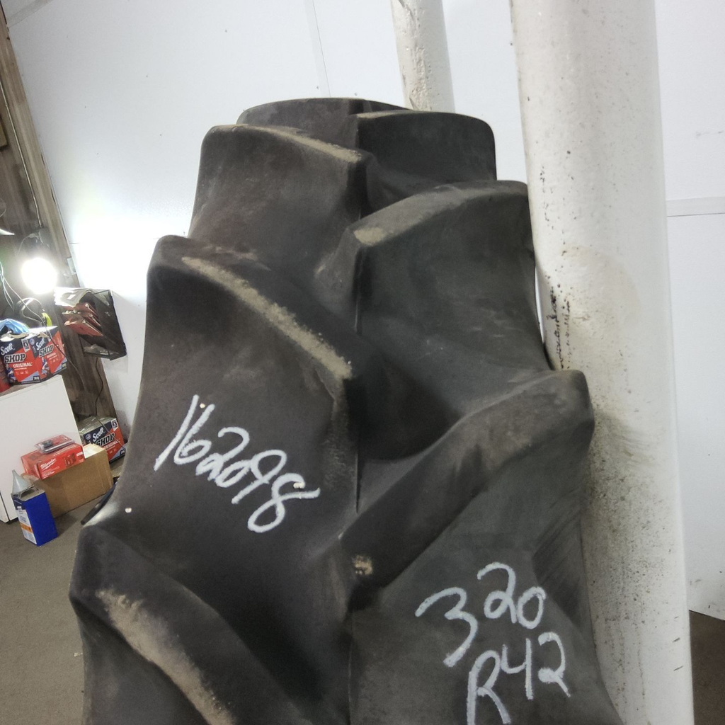 320/80R42 Goodyear Farm DT800 Super Traction R-1W 141A8 75%