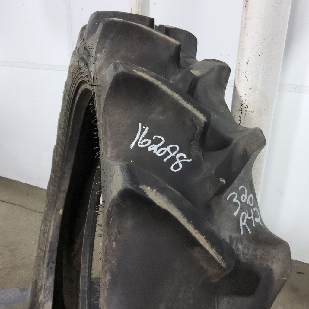 320/80R42 Goodyear Farm DT800 Super Traction R-1W 141A8 75%