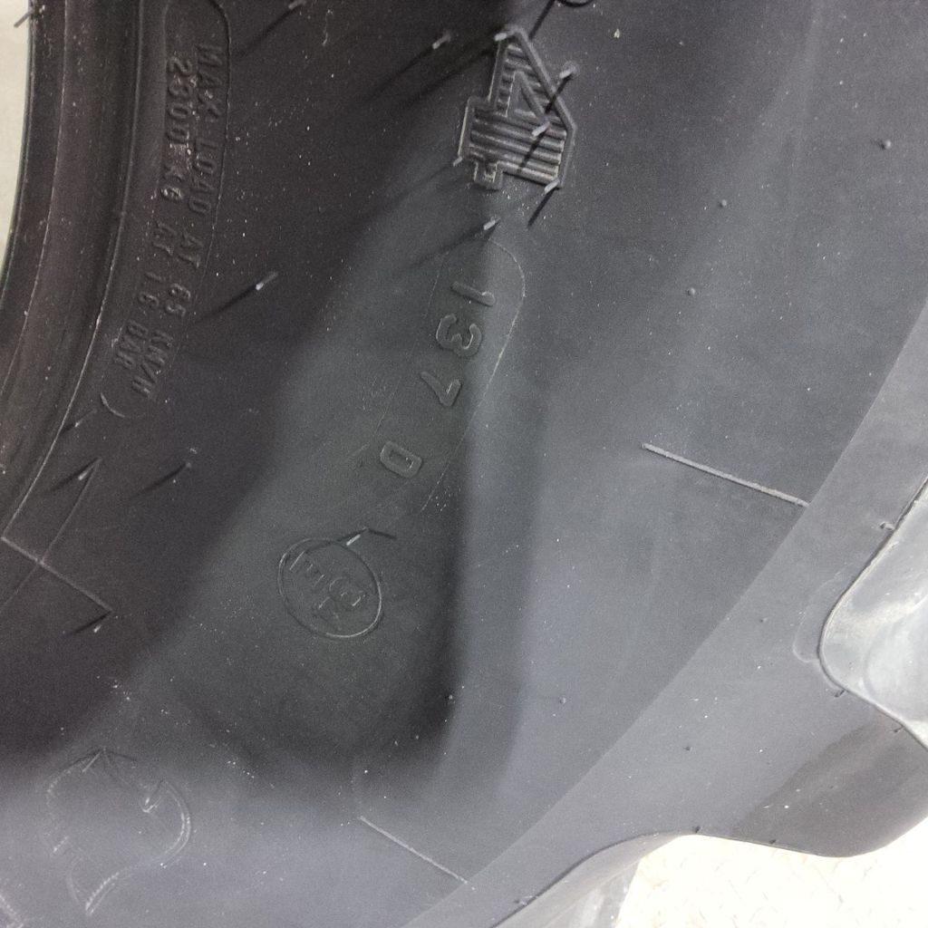 420/85R24 Firestone Performer 85 R-1W 137D 75%