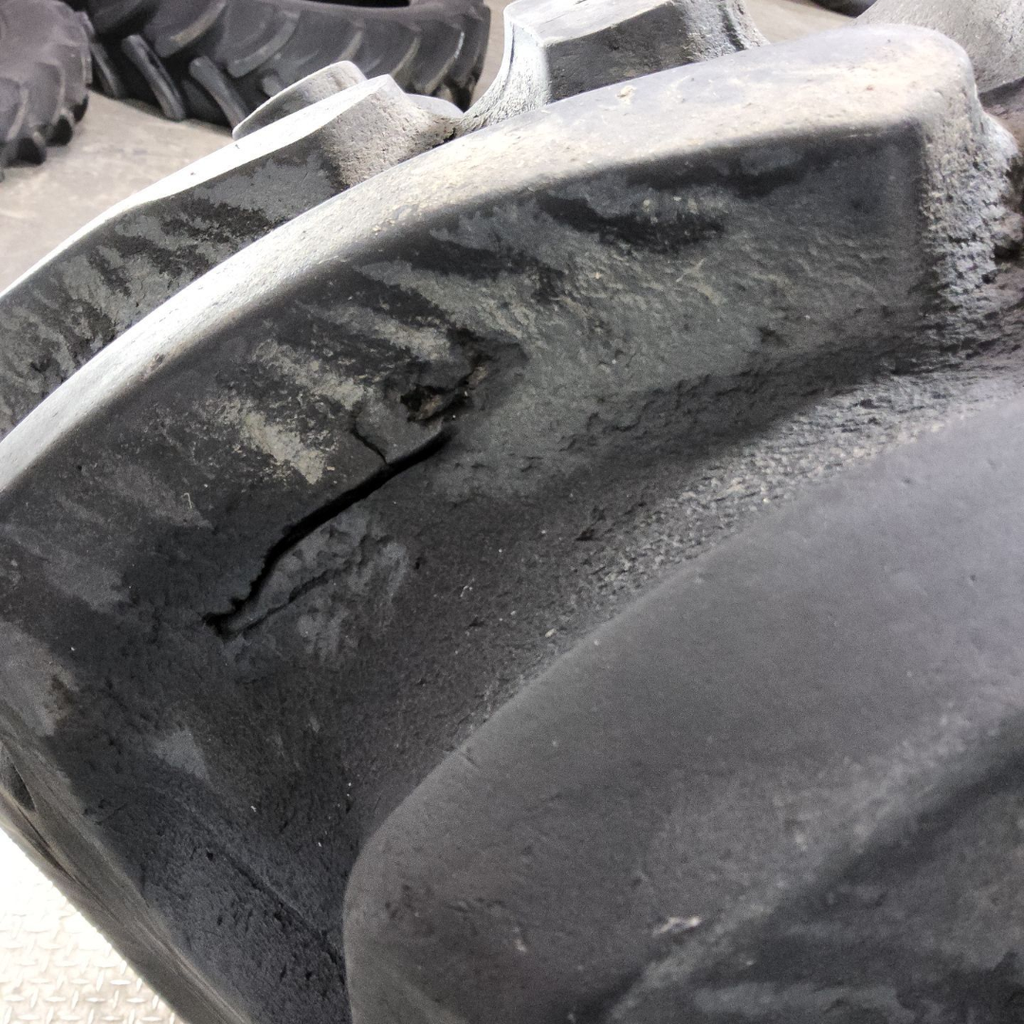 420/90R30 Firestone Radial All Traction FWD R-1 142B 65%