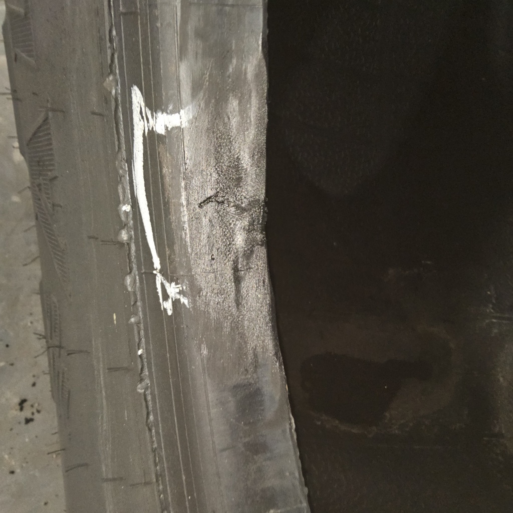 1050/50R32 Alliance 376 Multi Star R-1 178A 99%