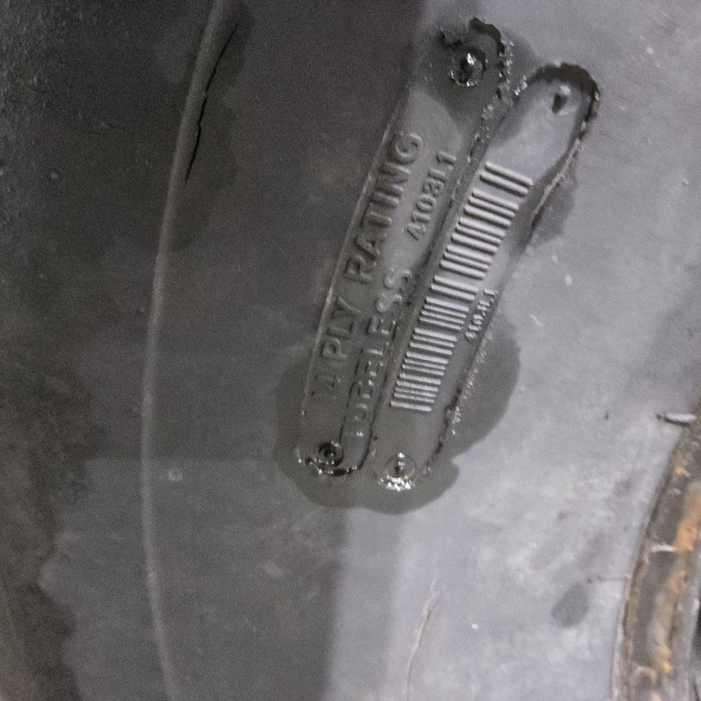 16.5L-16.1SL Titan Farm Farm Service Flotation I-1 G (14 Ply), 70%