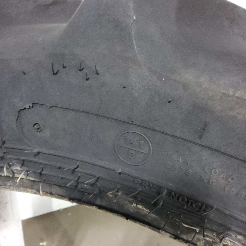 320/80R42 Goodyear Farm DT800 Super Traction R-1W 141A8 70%