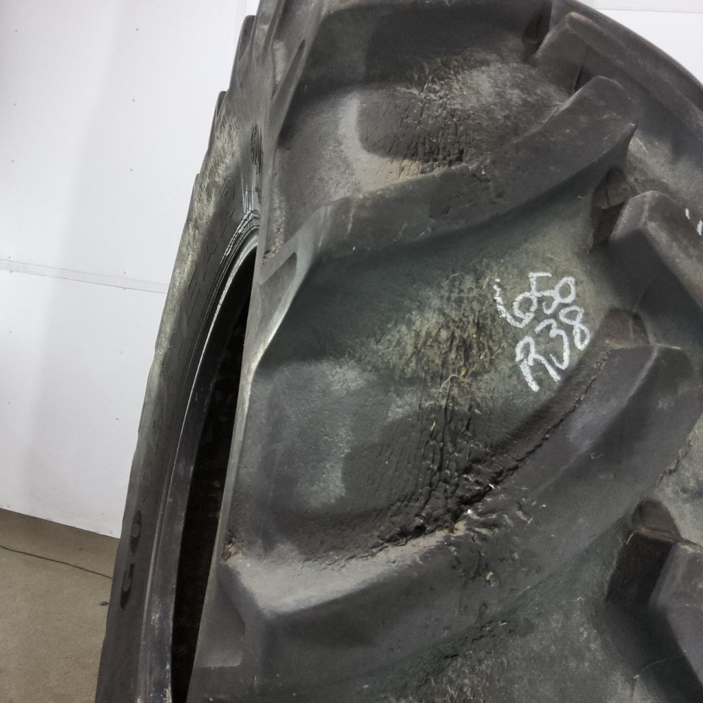 650/85R38 Goodyear Farm DT824 Optitrac R-1W 173A8 75%