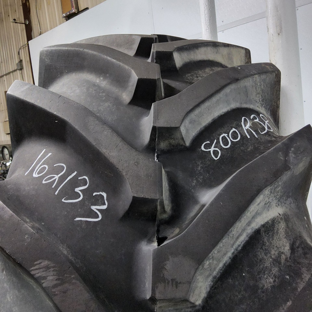 800/70R38 Goodyear Farm DT924 Radial R-1W 173B 90%