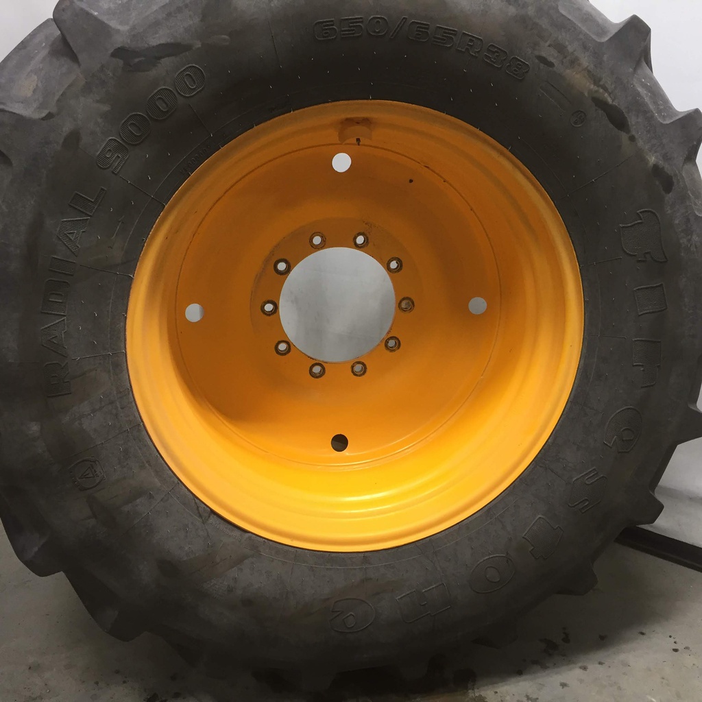 650/65R38 Firestone Radial 9000 R-1W on Hagie Orange 10-Hole Formed Plate Sprayer 85%